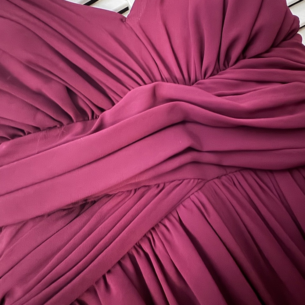 ♥️ Maroon / Burgundy Windsor Prom Dress ♥️ - Picture 4 of 8